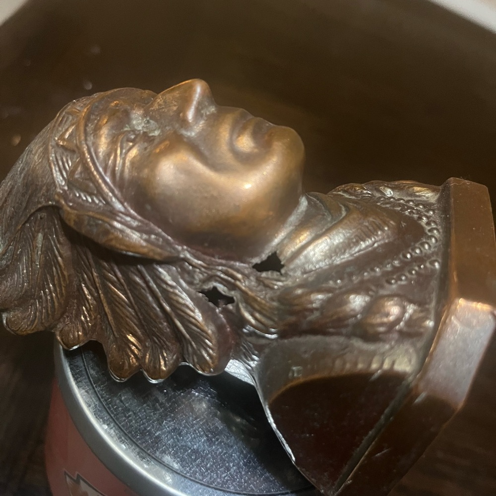 BNative American Chief Bust Sculpture Bank - Picture 6 of 9